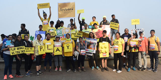 Volunteers Of Toy Bank Jaipur Conducting Campaigns