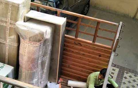 CRC-Packers-Movers-Loading.jpg