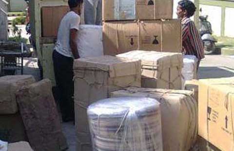 Global-Trans-Packers-Movers-Unloading.jpg
