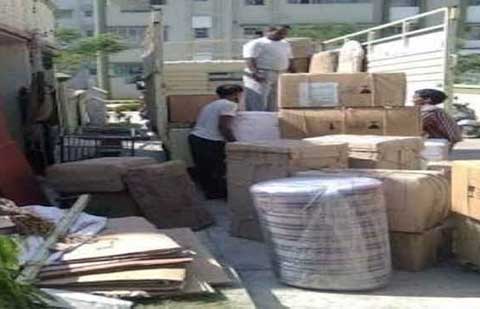 India-King-Packers-Movers-Pune-Loading.jpg