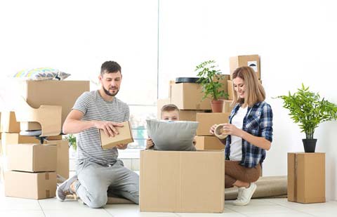 International-movers-and-packers-Packing