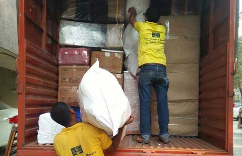 Max-Packers-Movers-Loading.jpg