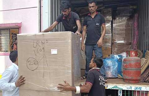 Shree-Ram-Packers-Movers-Bangalore-Unloading.jpg
