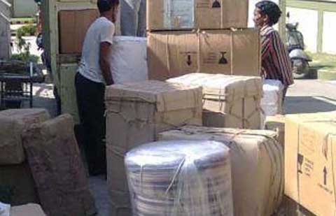 Supreme-Packers-Movers-Loading.jpg