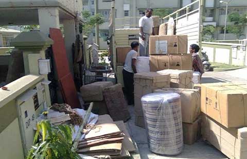 iskon packers movers loading