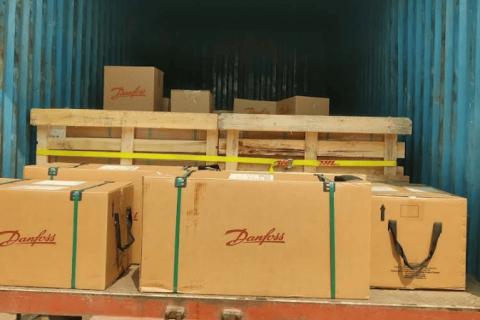 1st-shivam-cargo-packers-movers-loading-1