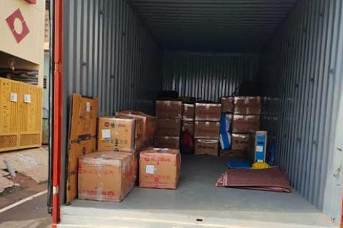 A1-Cargo-Packers-Movers-Loading.jpg