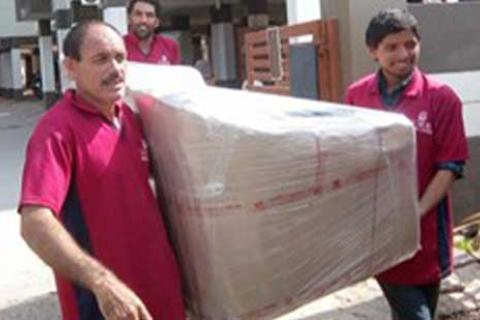 ARG-Packers-Movers-Loading