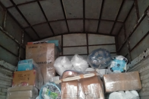 Aakron-trans-packers-and-movers-loading