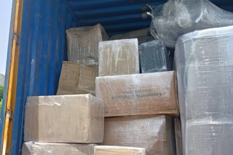 Aditya-packers-and-movers-loading