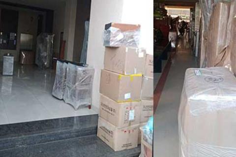 Agrasen-Cargo-Packers-Movers-Unloading.jpg