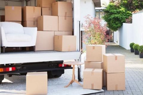 All-first-choice-packers-and-movers-loading