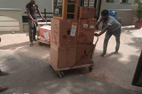 Allwins Packers Cargo Movers Loading