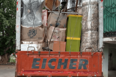 Ambika-packers-and-movers-loading