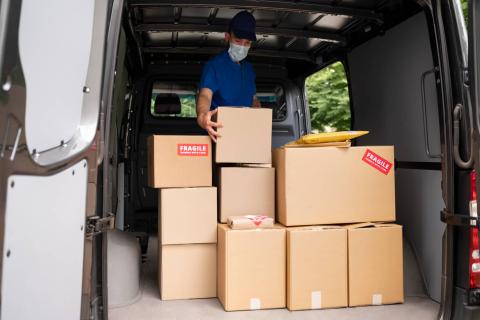 Anuj-packers-and-movers-loading