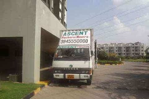 Ascent-packers-and-movers-own-truck
