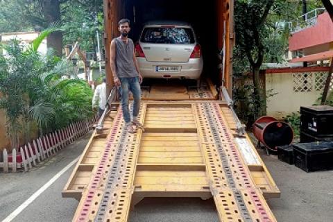 Axle-packers-and-movers-car-relocation