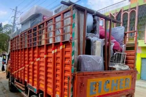 Ayasha Packers Movers Loading