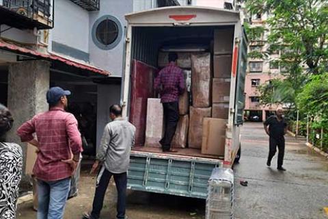 BR-Cargo-Packers-Movers-Loading.jpg