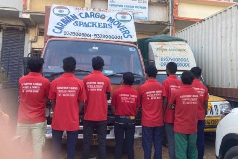 Caravan-cargo-packers-and-movers-team