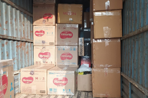 Charvee-Packers-and-Movers-Loading