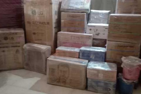 Clasico-Movers-Private-Limited-Unloading01.jpg
