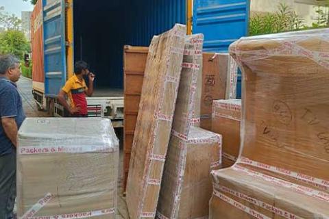 Crownway Logistics Packers Loading