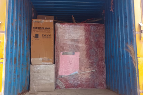 DPM-packers-and-movers-loading