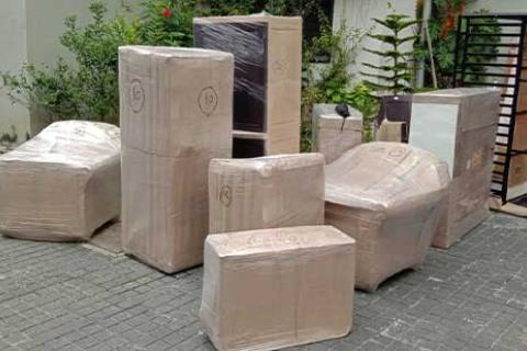 Dikshita Packers Movers Unloading