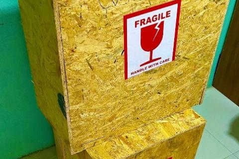 Dyno-packers-and-movers-fragile-packing