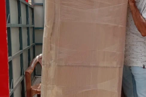 Ecostal-Packers-and-movers-loading