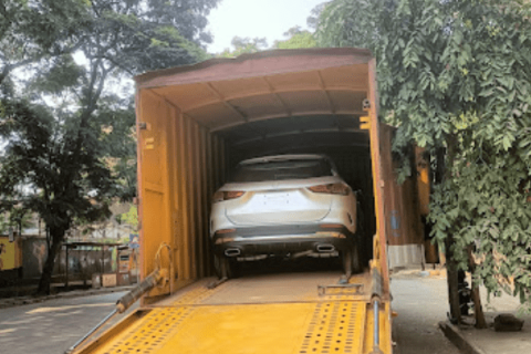 Emirates-Packers-and-Movers-Car-Relocation