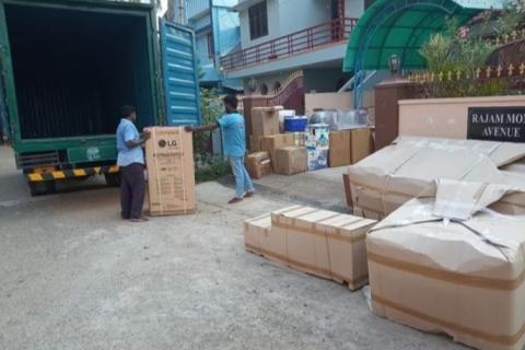 Express-Logistics-packers-and-movers-loading