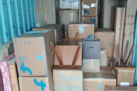 Express-packers-and-movers-loading