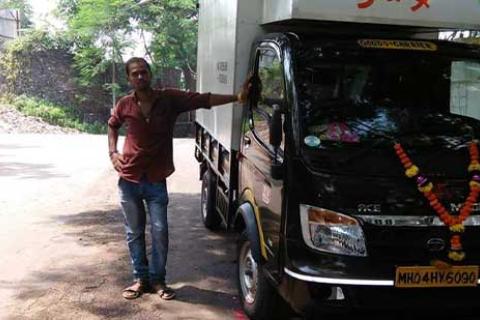 Famous-Packers-Movers-Transport.jpg