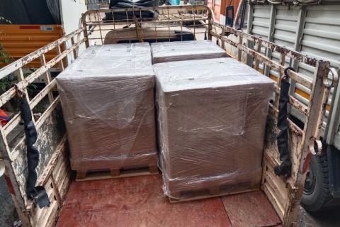 Fly-Relocation-packers-and-movers-loading