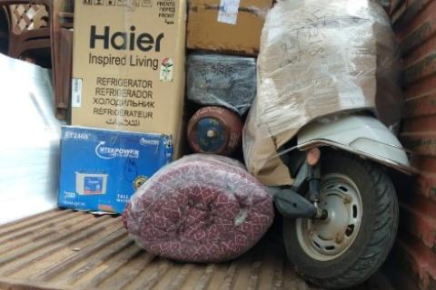 Flywing-packers-and-movers-loading