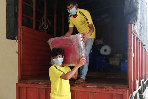 Frontline Packers Movers Unloading