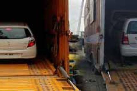 Garuda-packers-and-movers-car-transportation