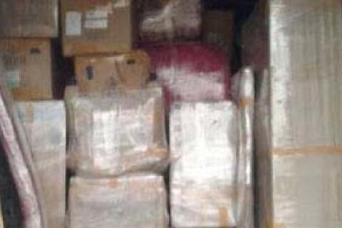 Garuda-packers-and-movers-loading