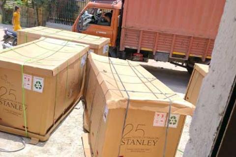 Global Fast Packers Movers Loading