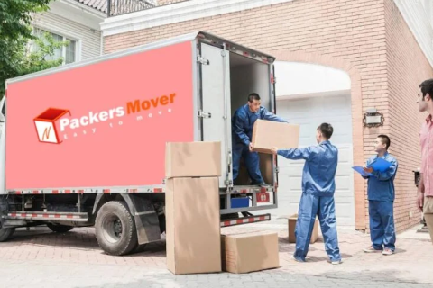 Greatway-cargo-packers-and-movers-loading