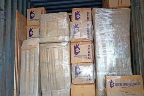 Gujrat-packers-and-movers-loading