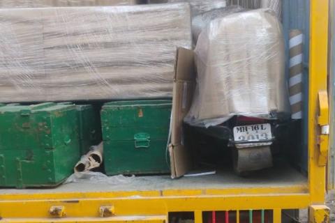 HP-Relocation-packers-and-movers-loading
