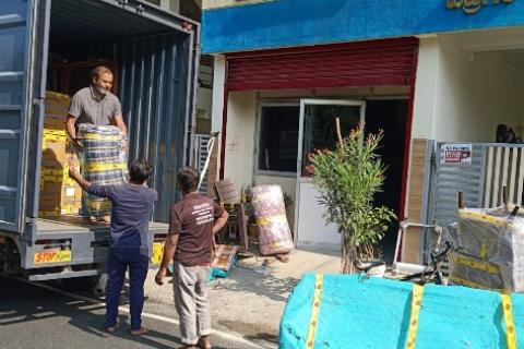 Harsha-packers-and-movers-loading