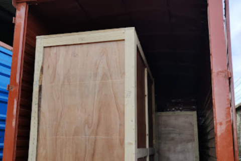 Hema-packers-and-movers-loading