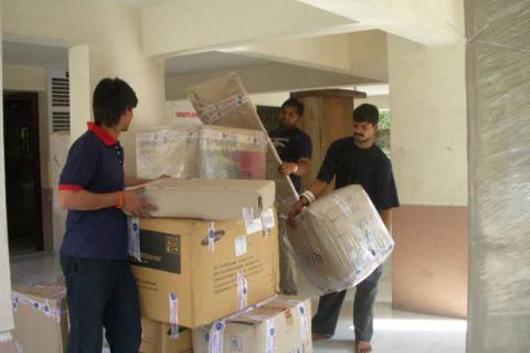 Home-packers-and-movers-packing