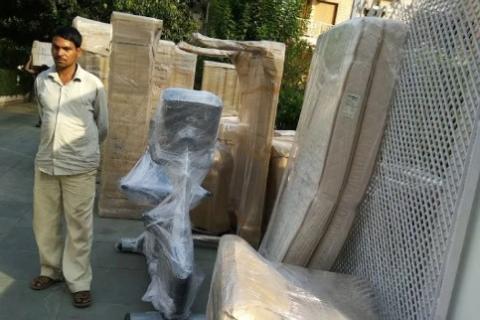 Home-shifting-packers-household-relocation