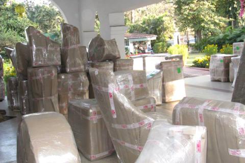 Honest-packers-and-movers-household-shifting