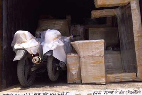 India King Packers Movers Vadodara Bike Loading